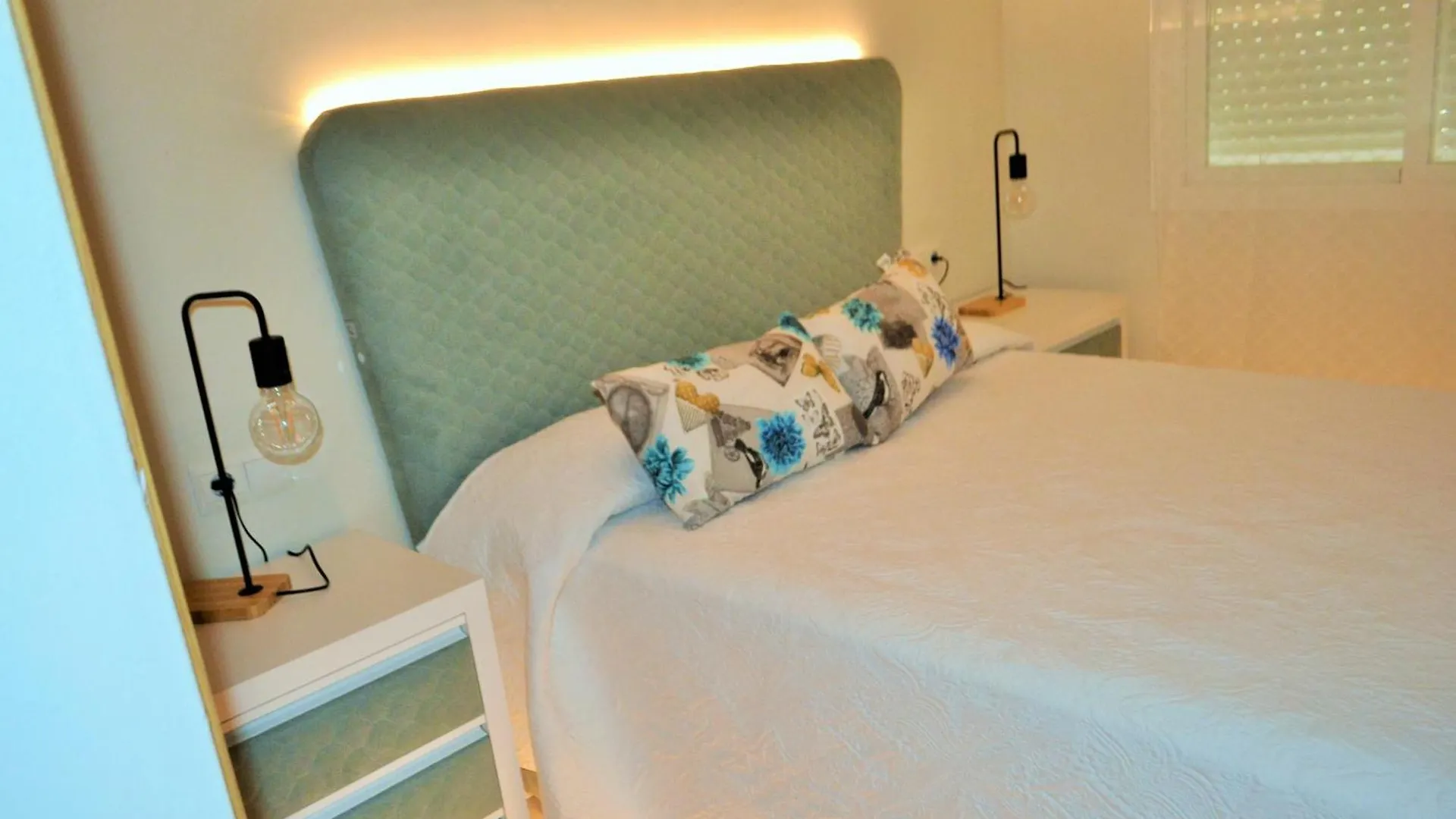 Centro Hospitales Saturno Daire Málaga İspanya