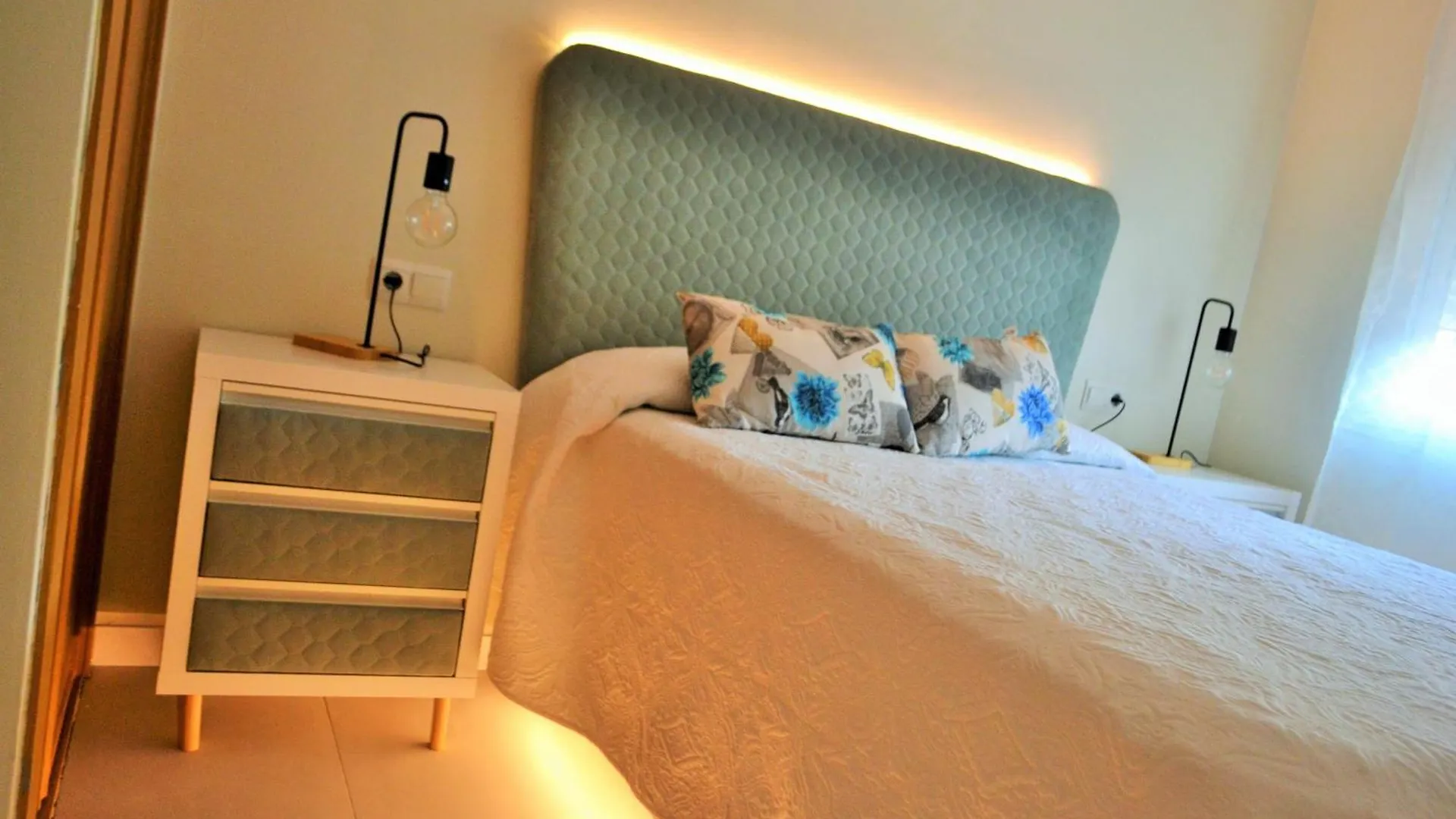Centro Hospitales Saturno Apartment Malaga